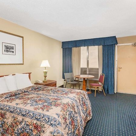 Knights Inn Overland Park Mission Kültér fotó