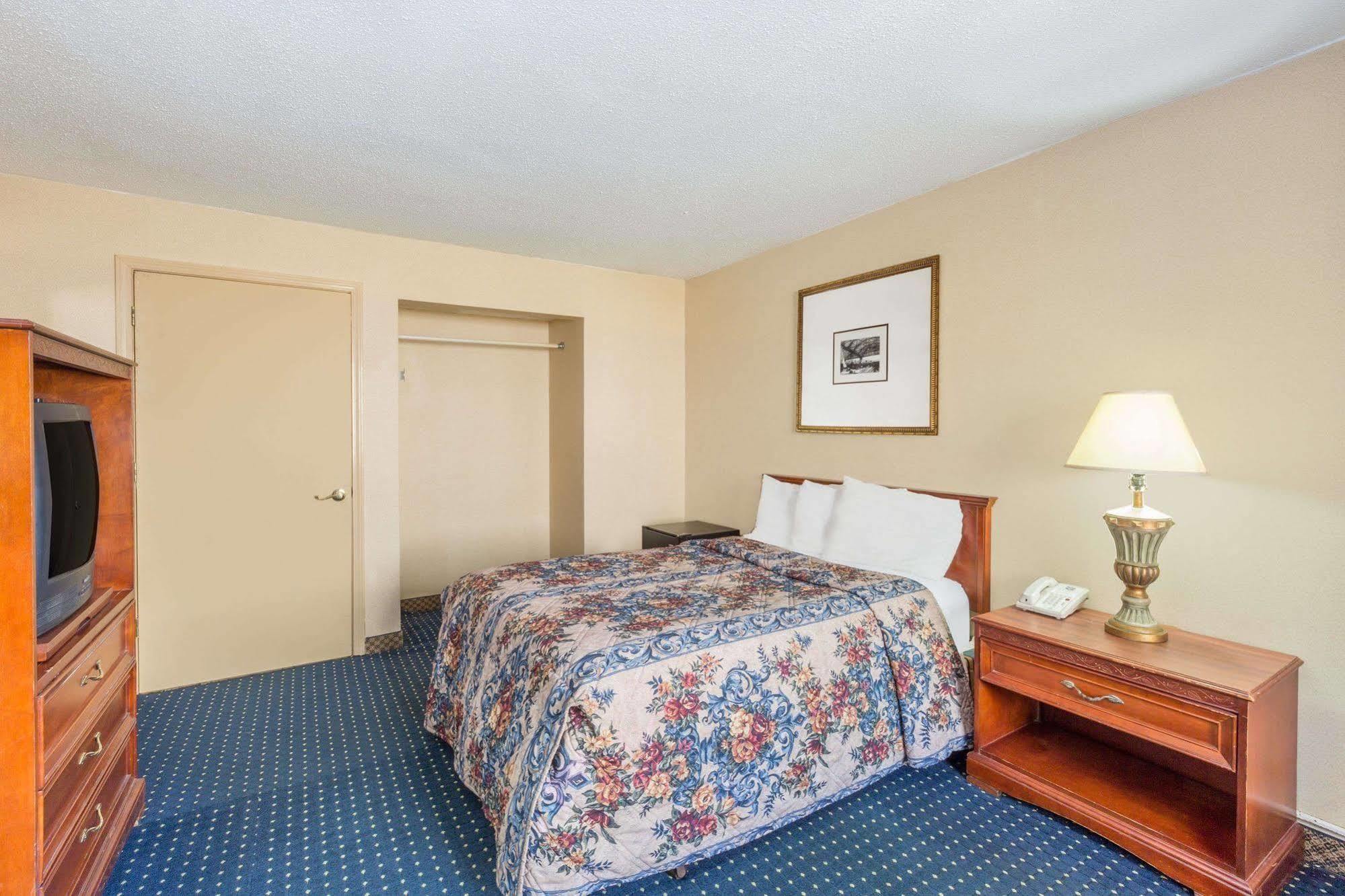 Knights Inn Overland Park Mission Kültér fotó